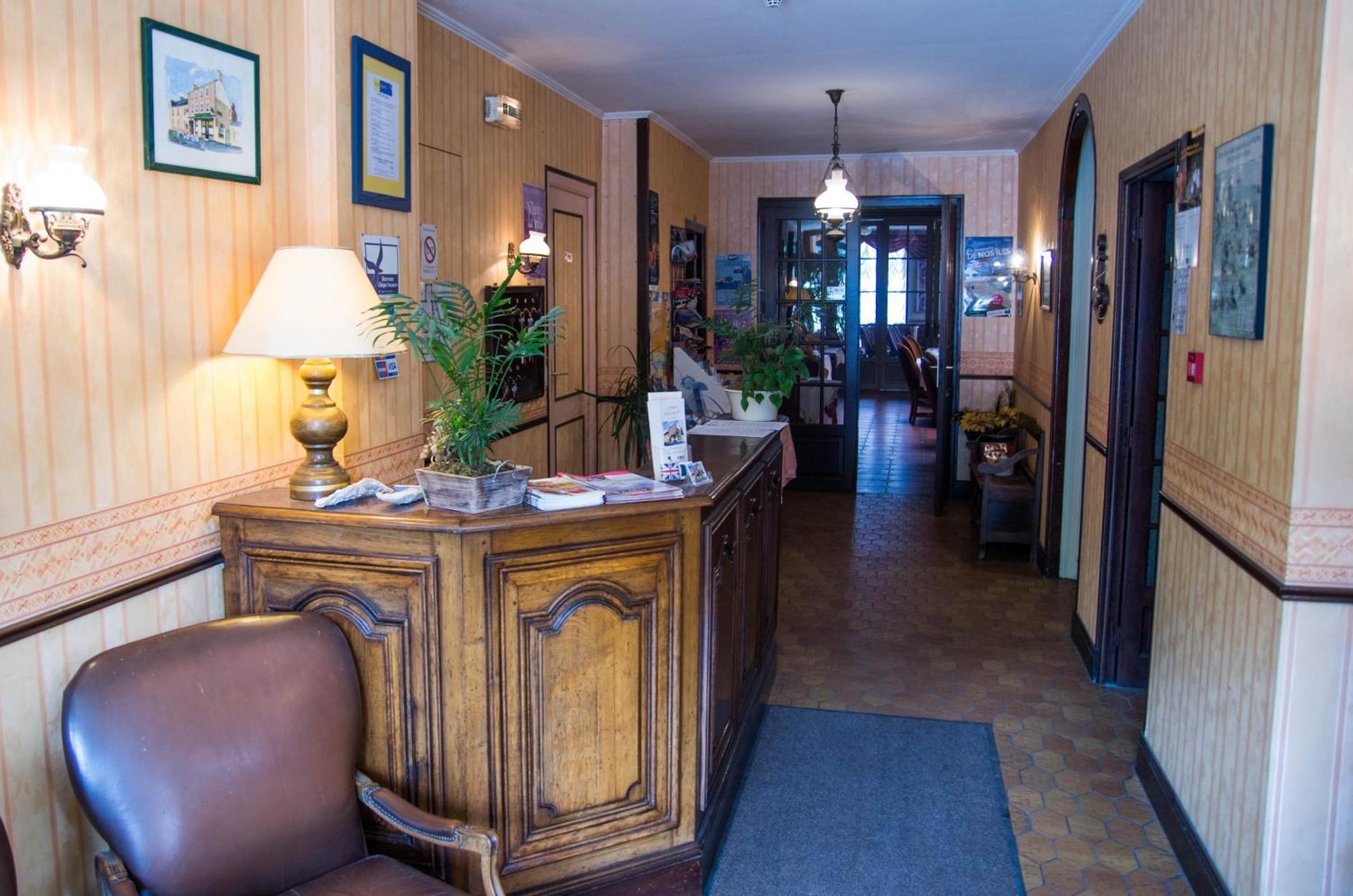 Hotel De La Gare Dol-de-Bretagne Eksteriør bilde