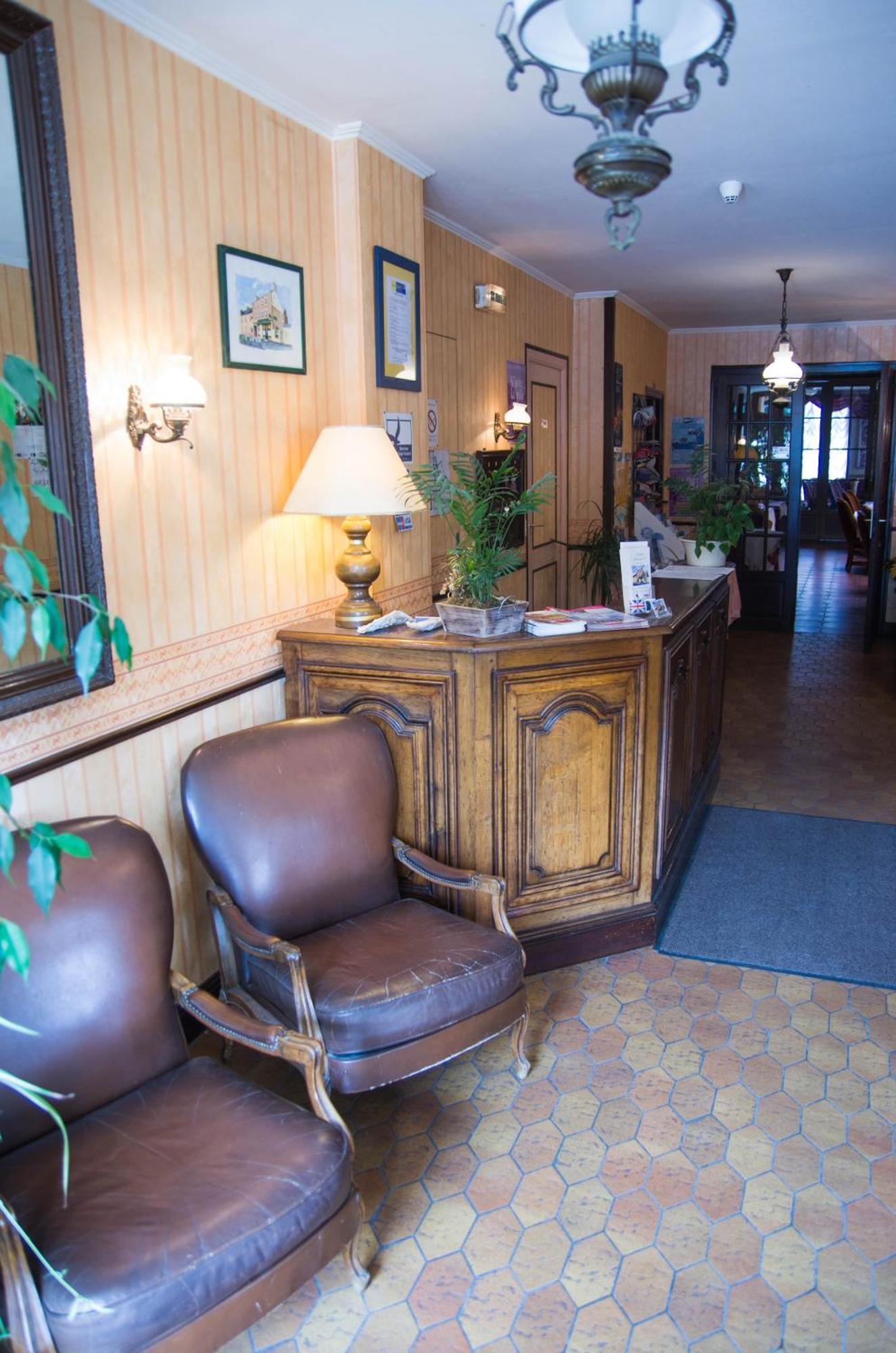 Hotel De La Gare Dol-de-Bretagne Eksteriør bilde