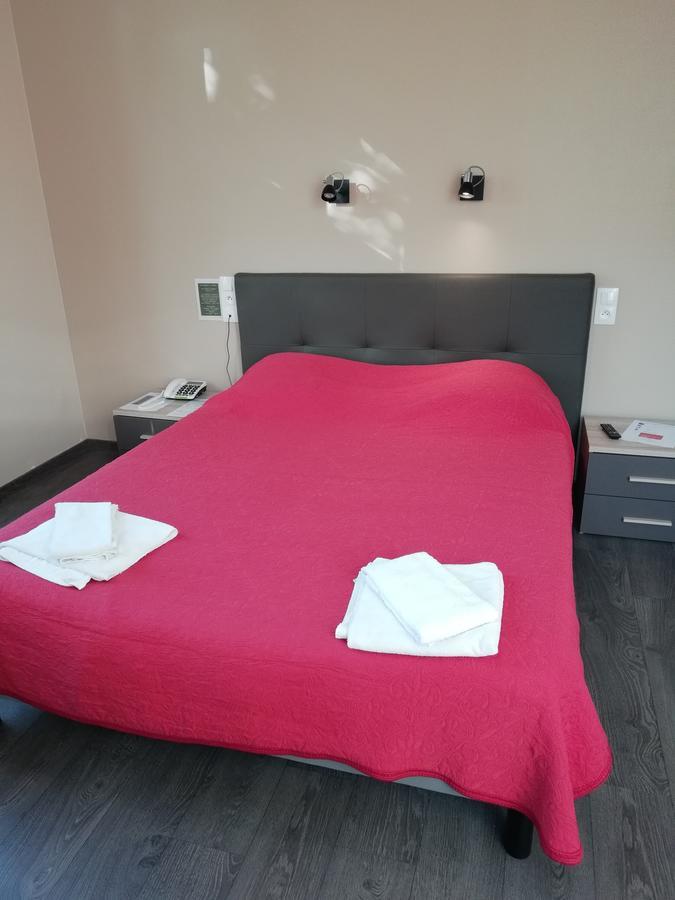 Hotel De La Gare Dol-de-Bretagne Eksteriør bilde