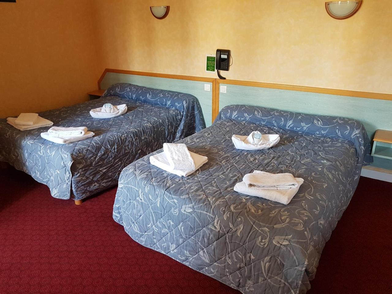 Hotel De La Gare Dol-de-Bretagne Eksteriør bilde