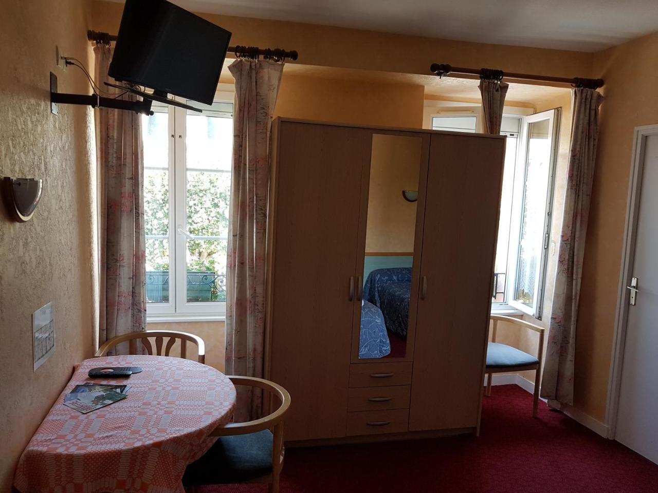 Hotel De La Gare Dol-de-Bretagne Eksteriør bilde